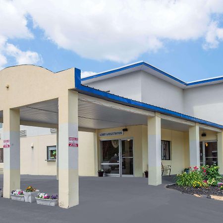 奥本 / 手指湖地区戴斯酒店 外观 照片
