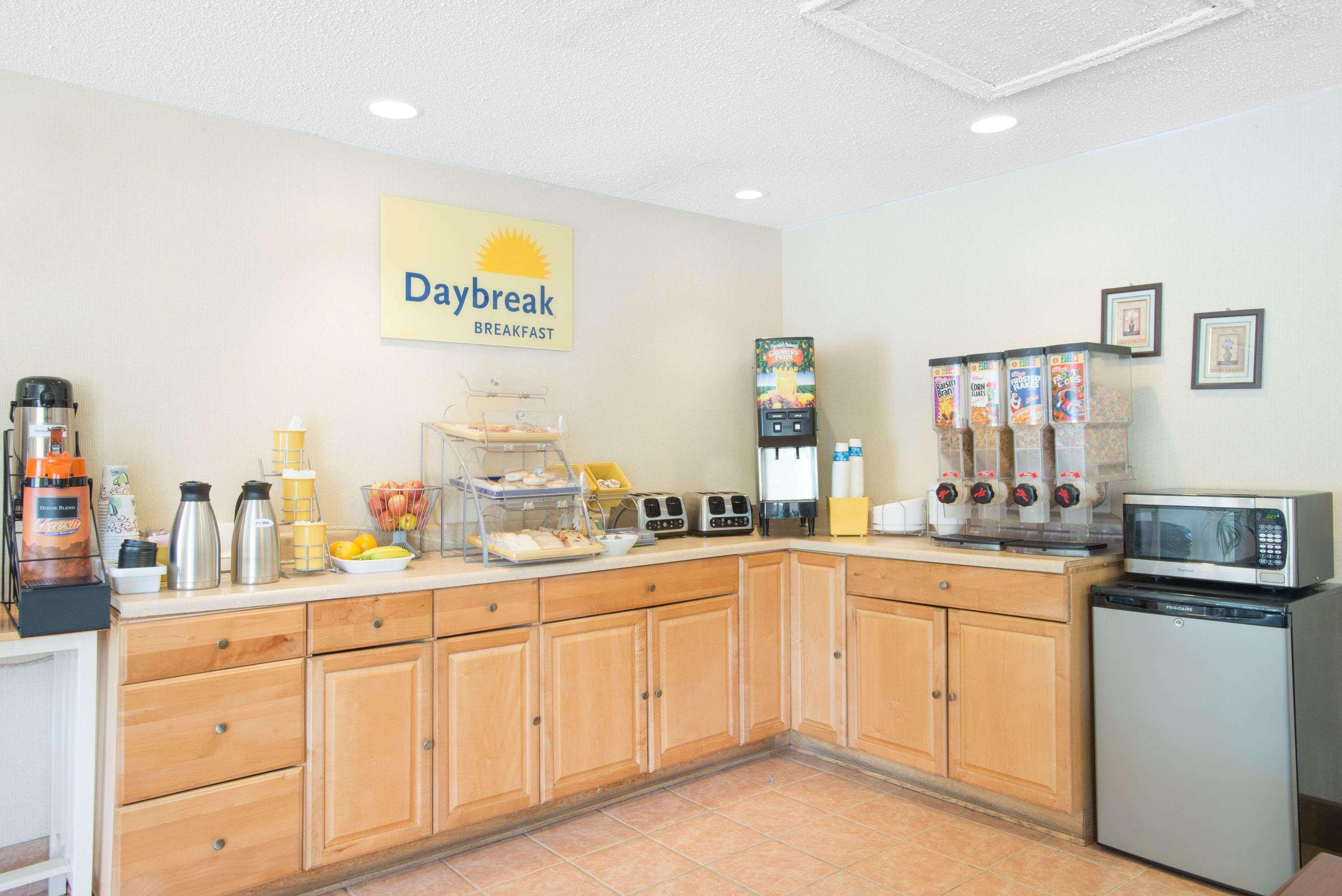 奥本 / 手指湖地区戴斯酒店 外观 照片